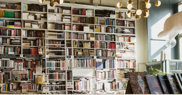 Pierwszaki z Nowinki odwiedziły bibliotekę w ramach projektu „Nasza Mała Biblioteka”