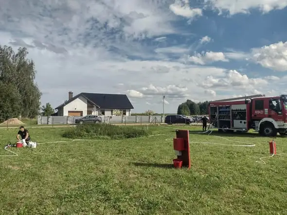 Piknik rodzinny w Proniewiczach: strażacy z OSP Augustowo zapewnili atrakcje dla dzieci