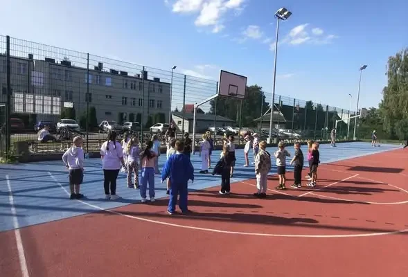 Mistrzyni województwa poprowadziła WF dla pierwszaków w Augustowie