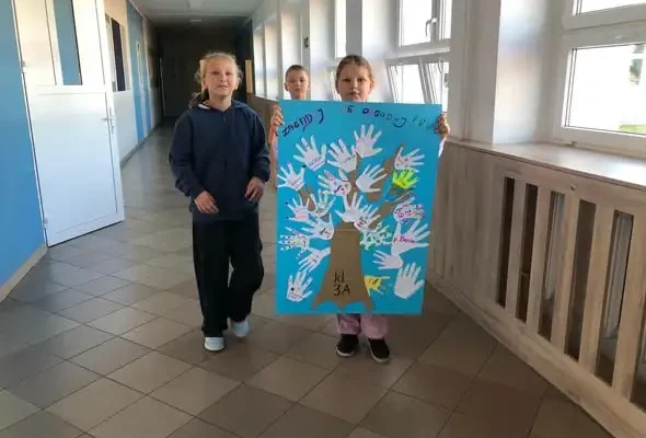 Uczniowie SP4 w Augustowie tworzą „Pakt przeciwko przemocy”
