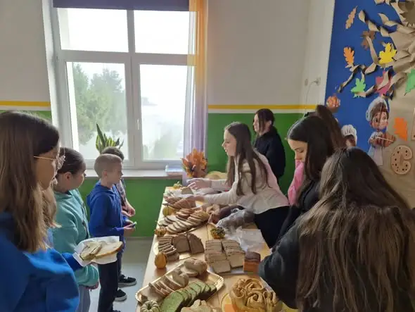 Światowy Dzień Chleba w szkole – lekcja szacunku i dzielenia się