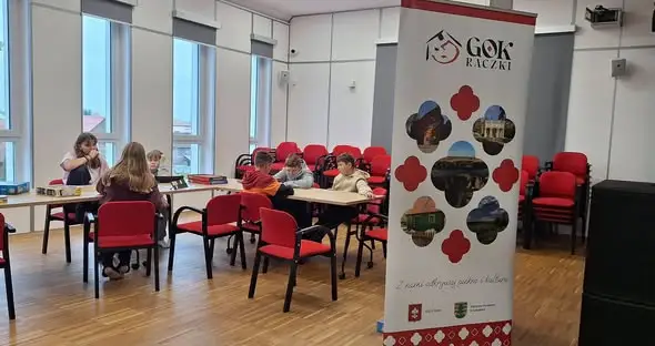 Raczki: szóstoklasiści opanowali gry planszowe w Gminnym Ośrodku Kultury